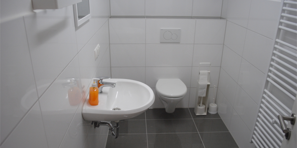 Zimmer Ludwigshafen - Bad - Waschbecken